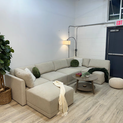 Thomasville Fallon Modular Sectional 6-piece Gray with Ottoman