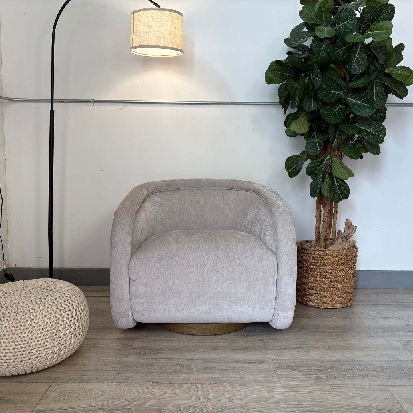Henredon Aspen Hill Fabric Swivel Chair