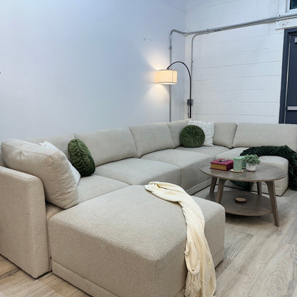 Thomasville Fallon Modular Sectional 6-piece Gray with Ottoman
