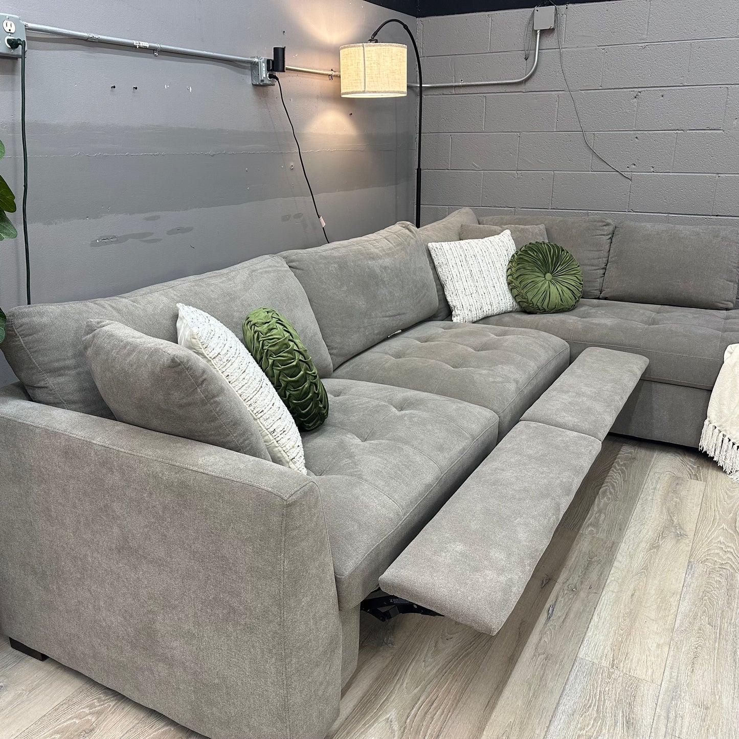 Thomasville Miles Fabric Sectional with Power Footrest