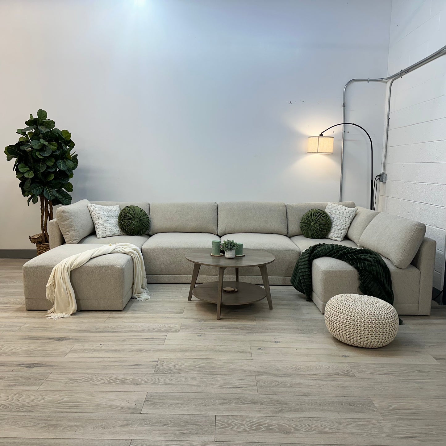 Thomasville Fallon Modular Sectional 6-piece Gray with Ottoman